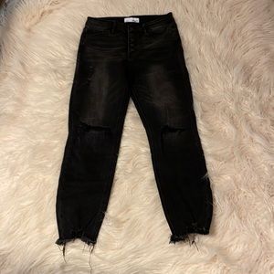 NWOT Vervet Black denim distressed jeans. Size 29